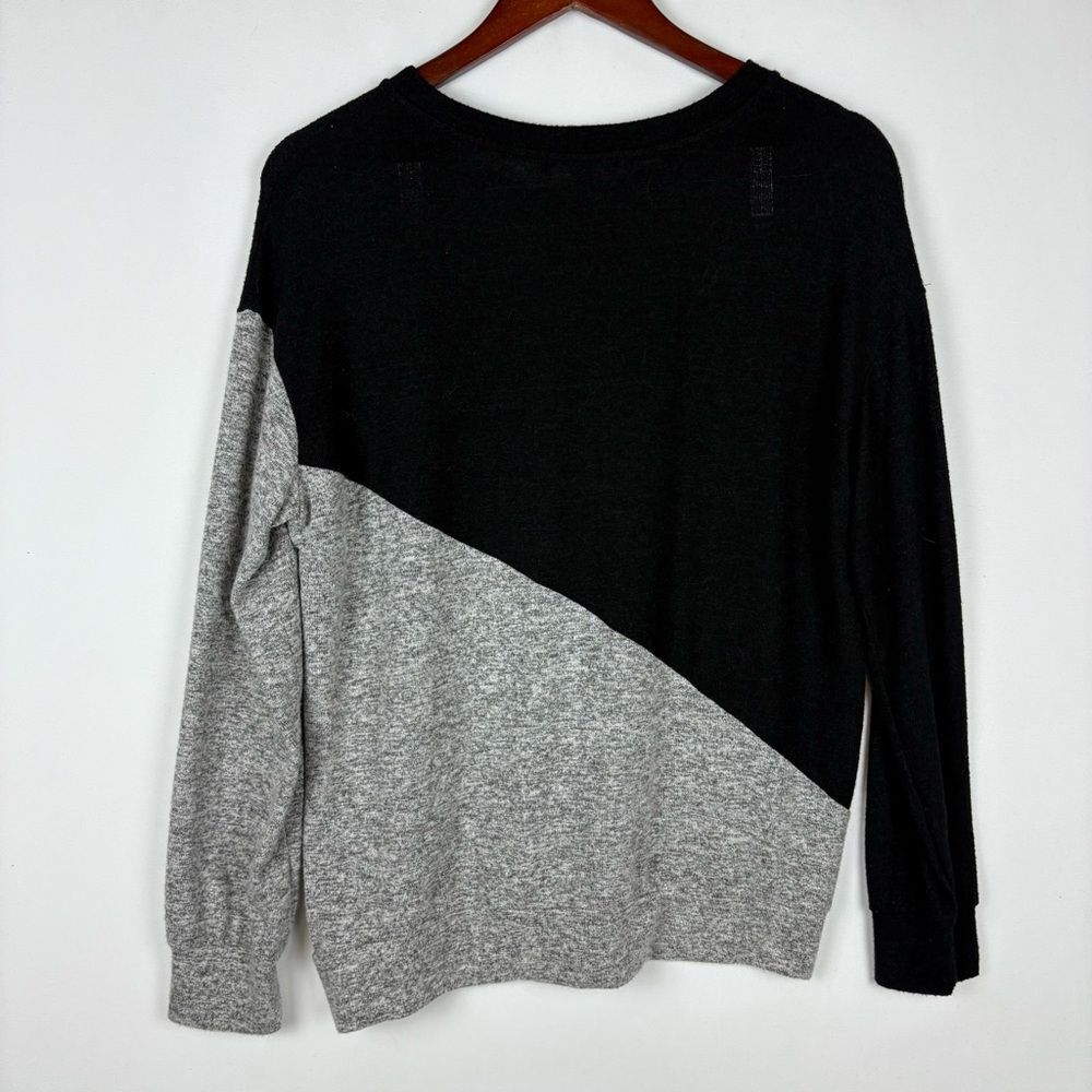Gibsonlook‎ Split Color Sweater